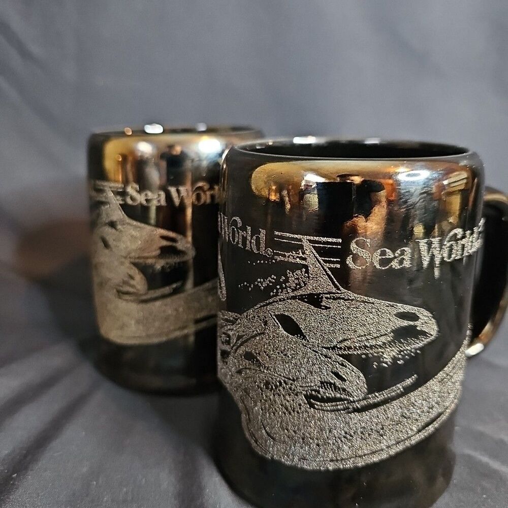 Vintage Sea World Chrome Look Embossed Souvenir Mug Killer Whales Set Of 2